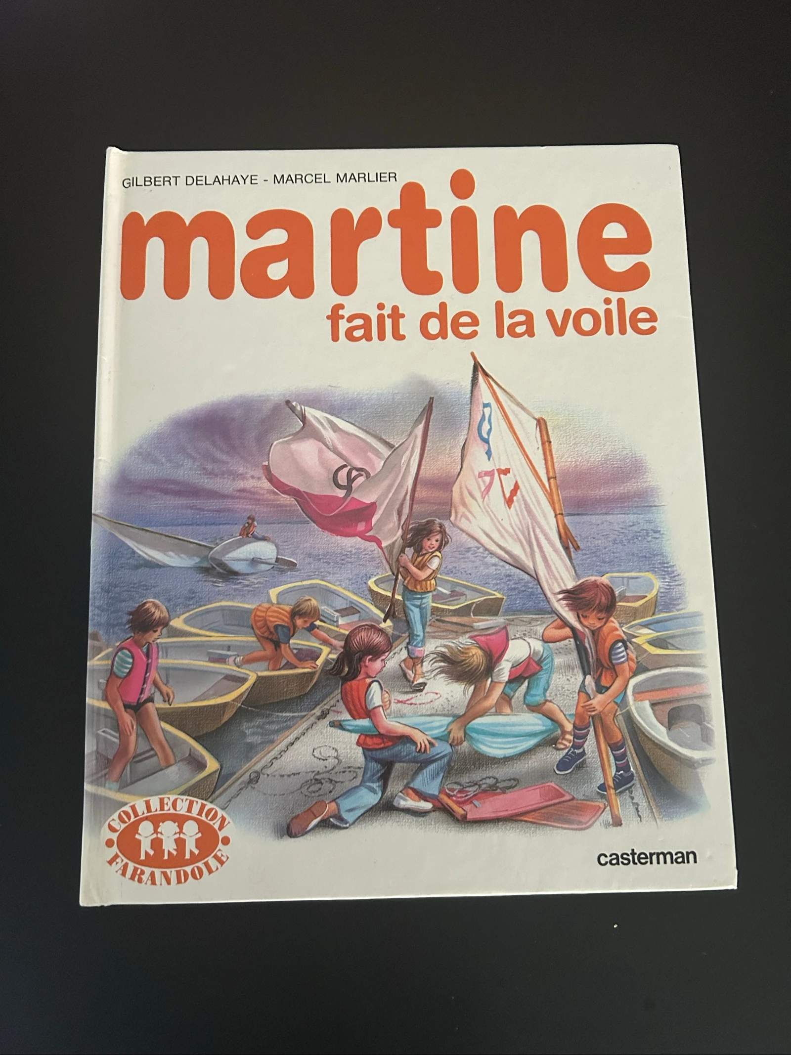 Livre Martine fait de la voile 